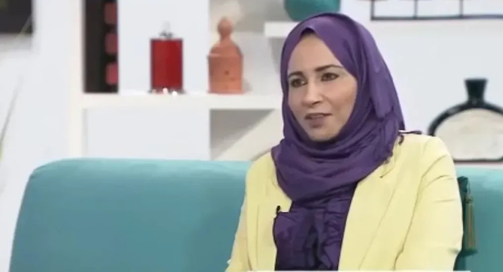 مسؤولة عُمانية توجه انتقادات حادة للمجلس الانتقالي المنحل
