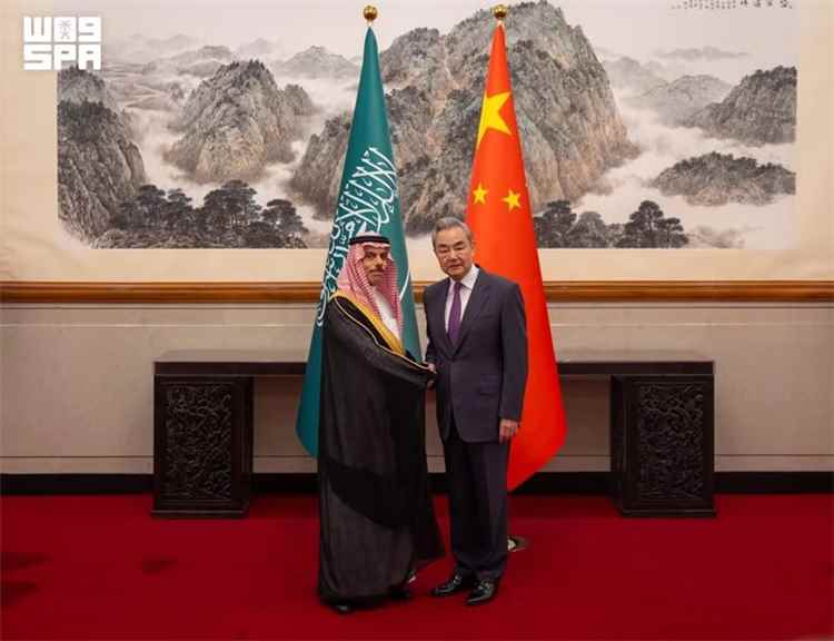 أبعاد استراتيجية جديدة.. ماذا حملت زيارة وزير الخارجية السعودي إلى الصين بشأن اليمن؟