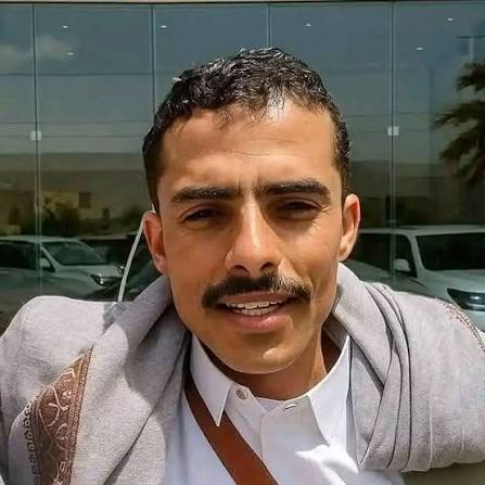 ”أول واحد أستقبلهم على عيني ورأسي”..   ناشط يمني يطلق مبادرة مفاجئة لإنقاذ أهالي عدن من جحيم الحر
