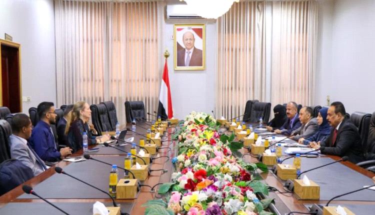 وزراء اليمن يبحثون مع البنك الدولي خطة تنموية طارئة لإنقاذ الاقتصاد - صحافة مباشر