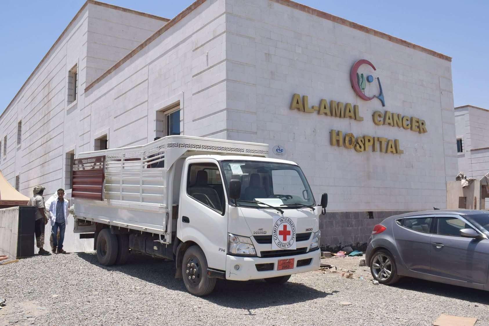 فتحي بن لزرق يفتح ملف مستشفى الأمل ويطرح تساؤلات حول 11 مليون دولار و30 كيلوغرامًا من الذهب