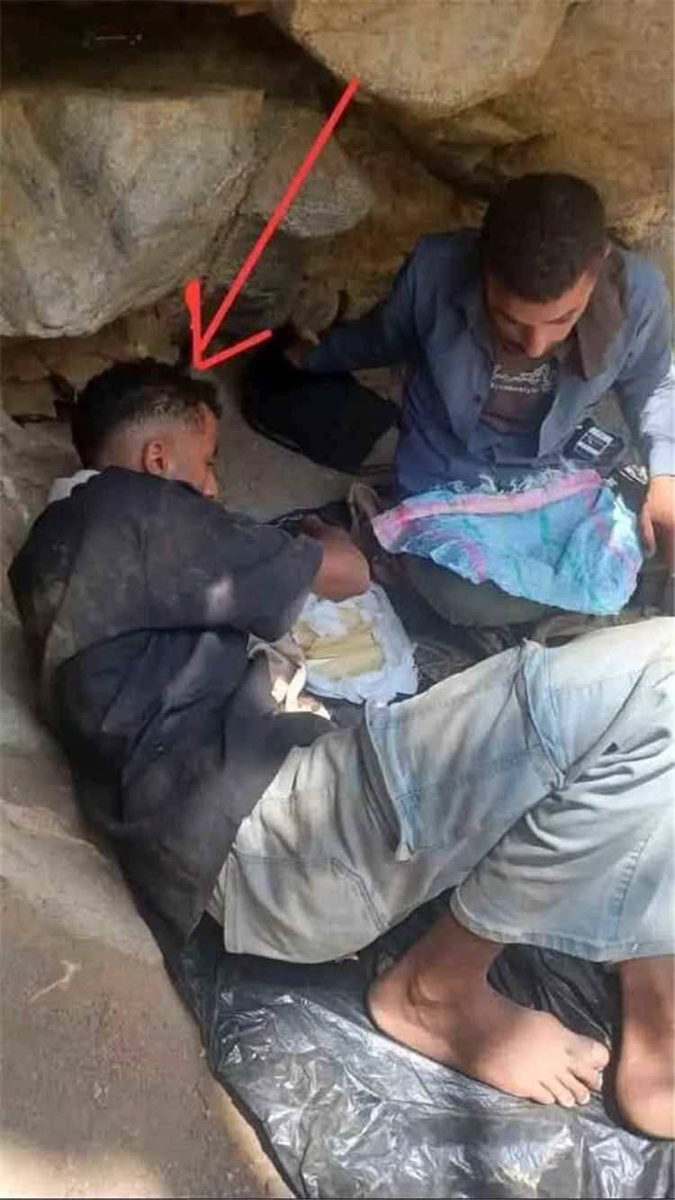 مذبحة مروعة تطال مسافرين يمنيين.. 20 مسلحًا أفريقيًا يقتلون الضحايا ويمنعون دفن الجثامين