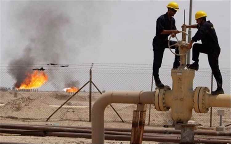 وزير يمني يكشف الدافع الحقيقي وراء توجيهات العليمي باستئناف تصدير النفط